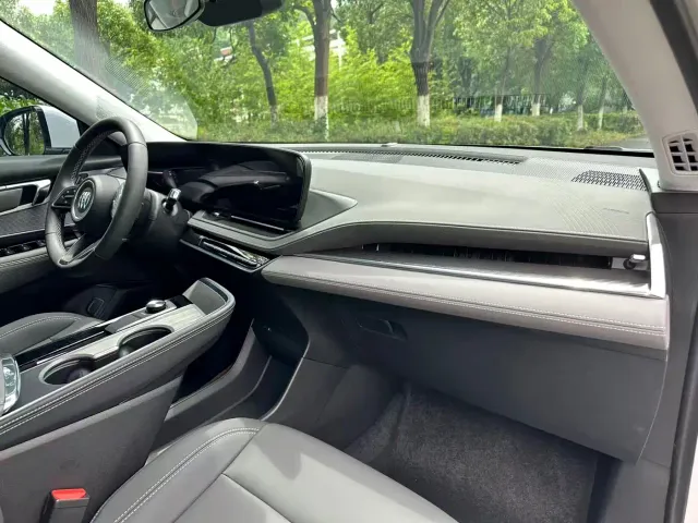 Buick E5 — Фото автомобиля 16