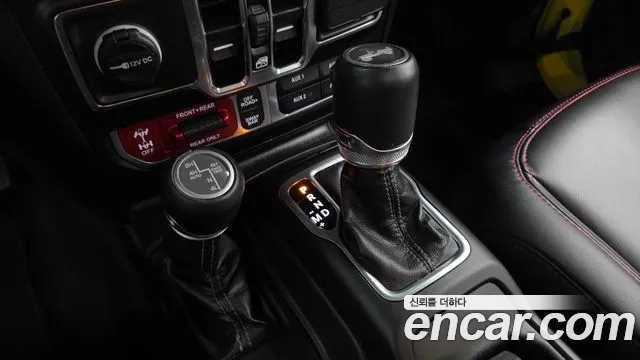 Jeep Wrangler JL — Фото автомобиля 12