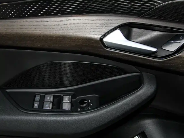 Audi Q6 — Фото автомобиля 29