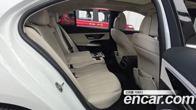 Mercedes-Benz E-Class W214 — Фото автомобиля 18