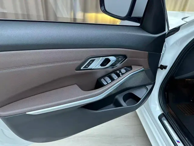 BMW 3 Series — Фото автомобиля 10