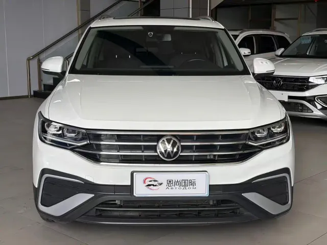 Volkswagen Tiguan L — Фото автомобиля 2
