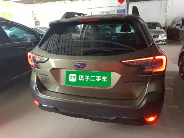 Subaru Outback — Фото автомобиля 5