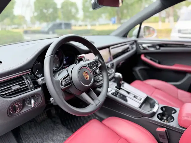 Porsche Macan — Фото автомобиля 18