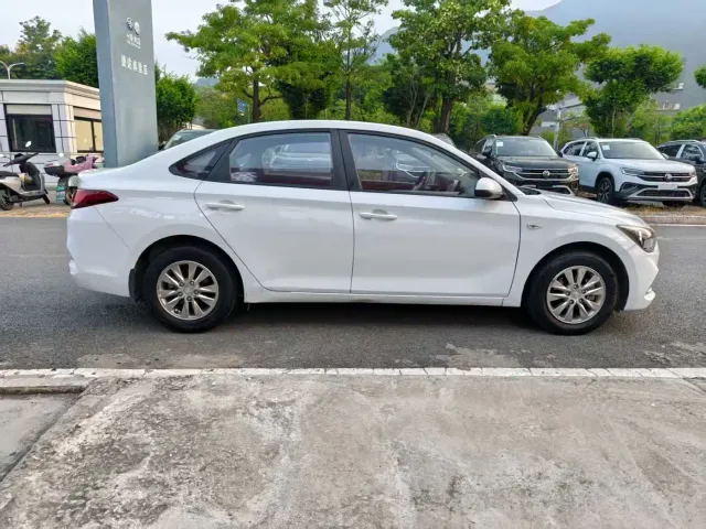 Hyundai Elantra — Фото автомобиля 10