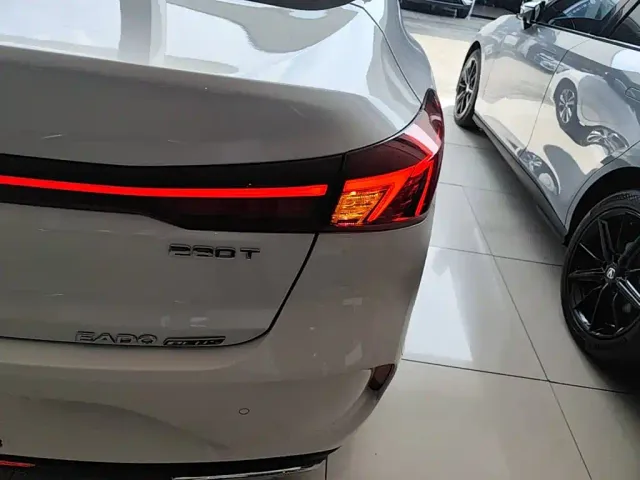 Changan Eado — Фото автомобиля 7
