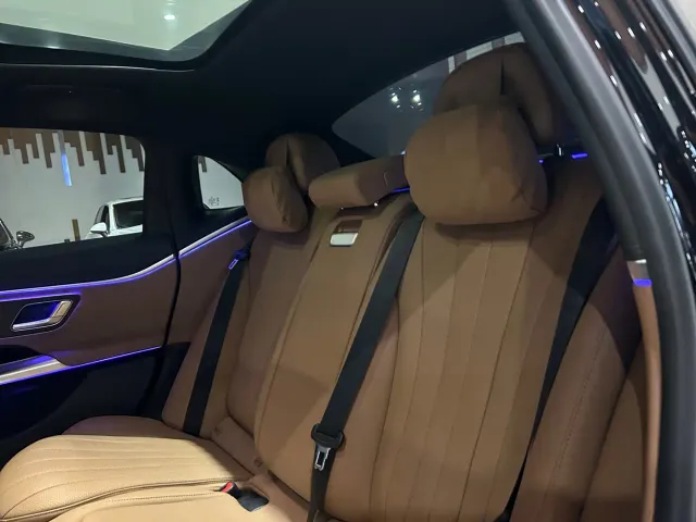 Mercedes-Benz E-Class — Фото автомобиля 19