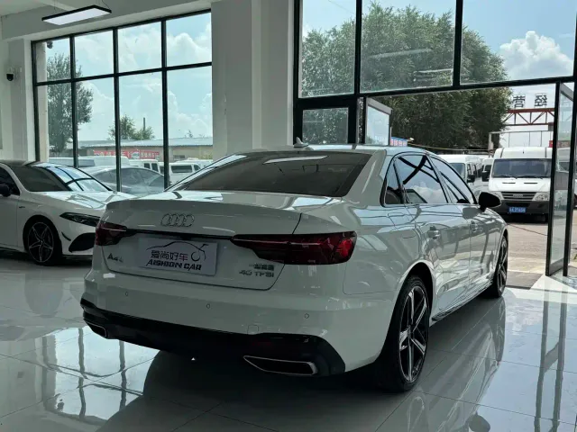Audi A4L — Фото автомобиля 7