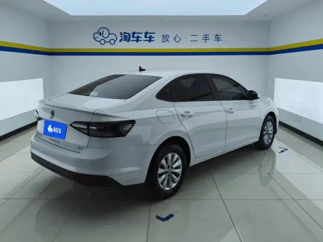 Volkswagen Lavida — Фото автомобиля 3