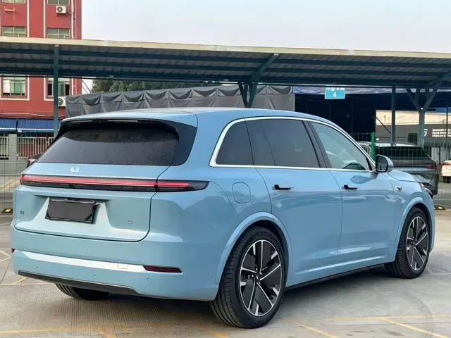 Li Auto L7 — Фото автомобиля 8