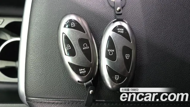 Hyundai Grandeur Grandeur (GN7) 2.5 Бензин 2WD — Фото автомобиля 17