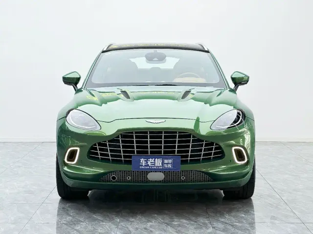 Aston Martin DBX — Фото автомобиля 2