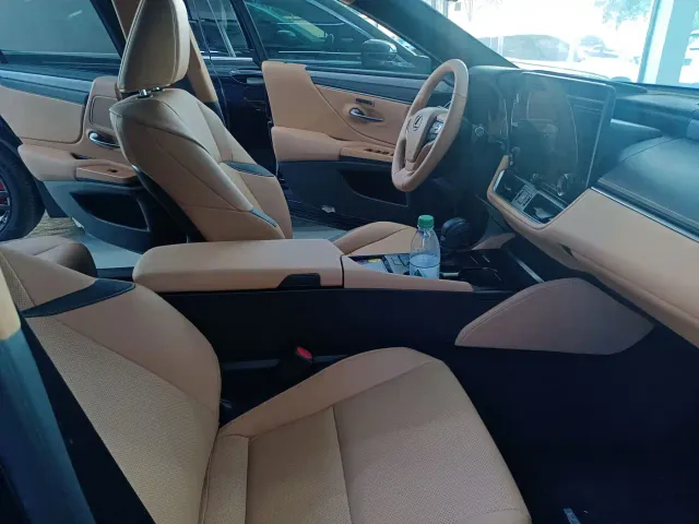 Lexus ES — Фото автомобиля 19
