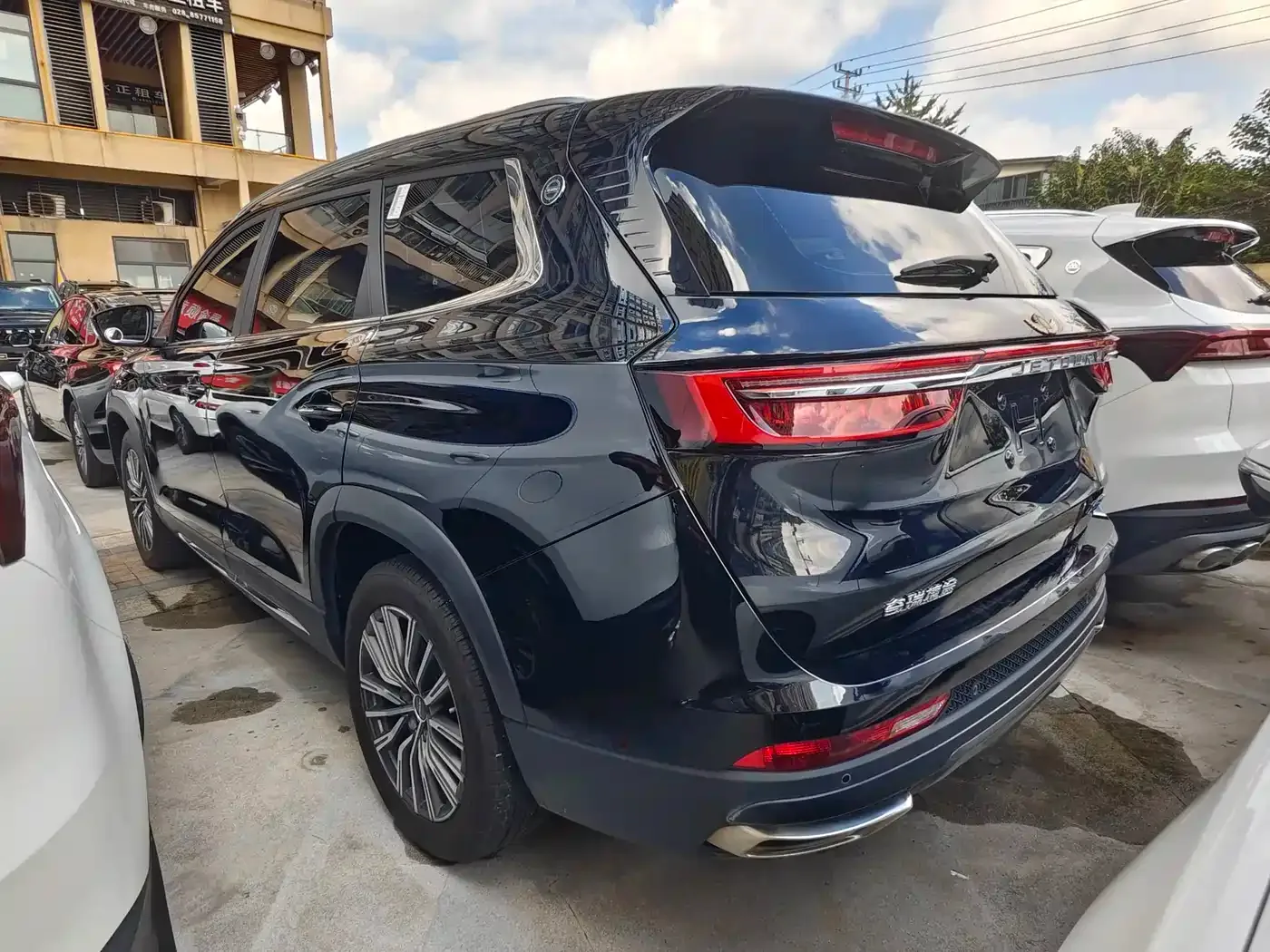 Jetour Jetour X90 PLUS 2024 1.6TD DCT Zhiyuan Edition 7-seater — Фото автомобиля 15