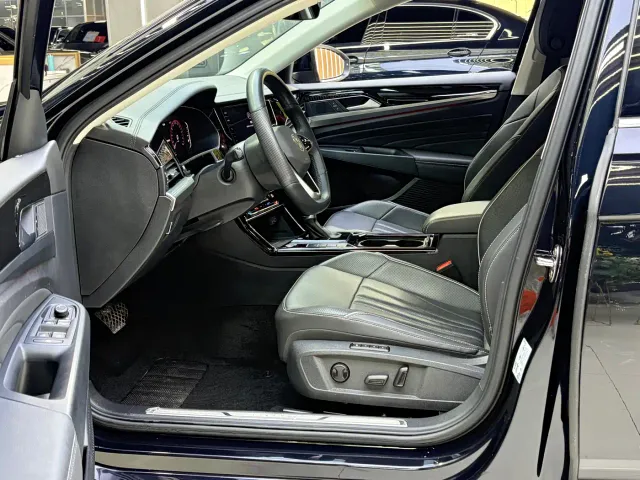 Volkswagen Passat — Фото автомобиля 4