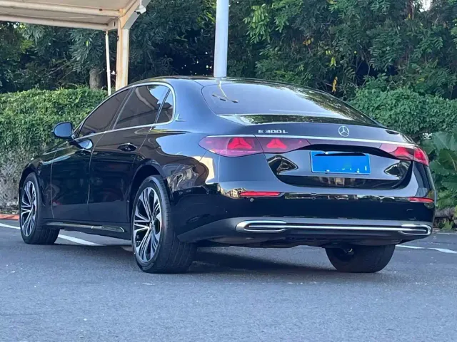 Mercedes-Benz E-Class — Фото автомобиля 7