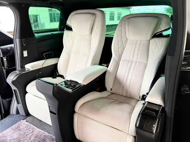 Lexus LM — Фото автомобиля 20