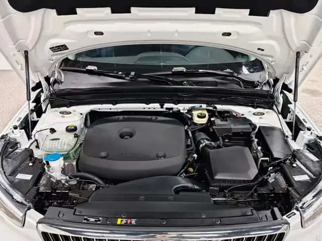 Volvo XC40 — Фото автомобиля 21