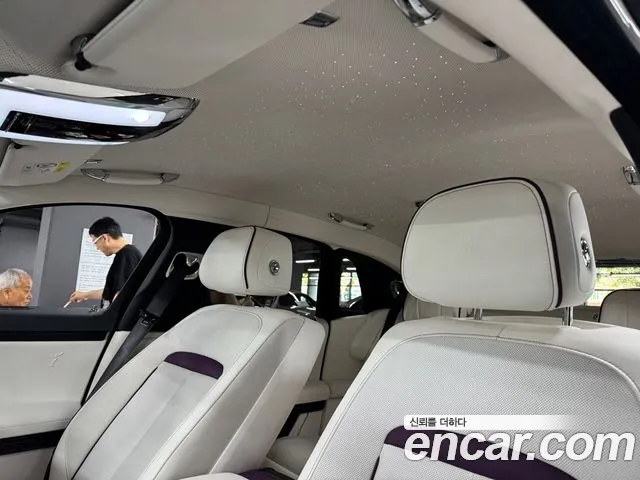 Rolls-Royce Ghost — Фото автомобиля 12