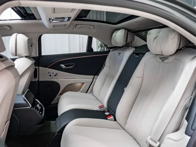 Bentley Flying Spur — Фото автомобиля 16