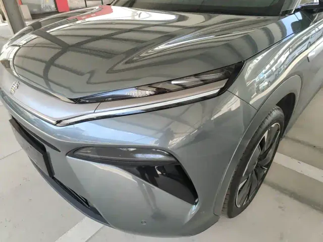 BYD Tang L — Фото автомобиля 23
