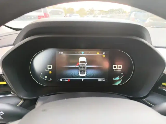 Roewe i5 — Фото автомобиля 11