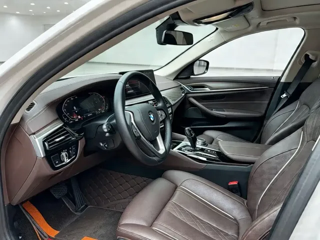 BMW 5 Series — Фото автомобиля 4