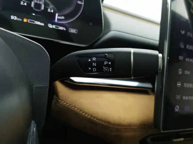 Mazda EZ-6 — Фото автомобиля 13