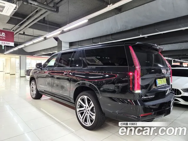 Cadillac Escalade 5th Gen — Фото автомобиля 2