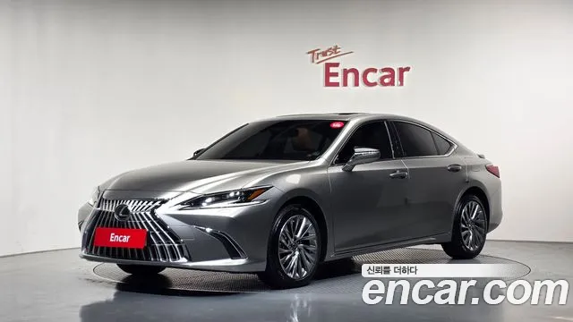 Фотография автомобиля — Lexus ES 7th Gen