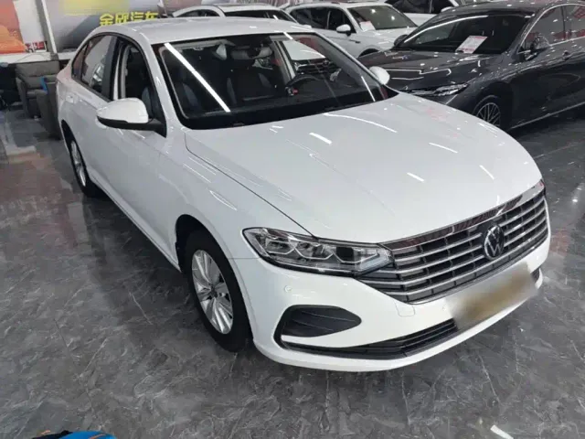 Volkswagen Lavida — Фото автомобиля 3