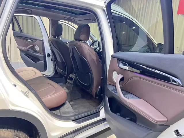 BMW X1 — Фото автомобиля 10