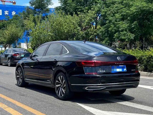 Volkswagen Passat — Фото автомобиля 6