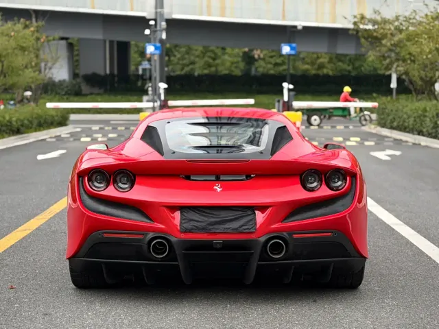 Ferrari F8 — Фото автомобиля 5