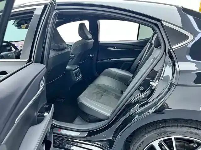 Toyota Camry — Фото автомобиля 13