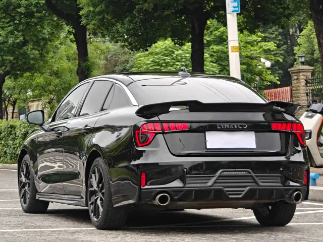 Lynk & Co 03 — Фото автомобиля 6