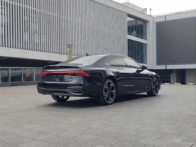 Audi A7L — Фото автомобиля 17