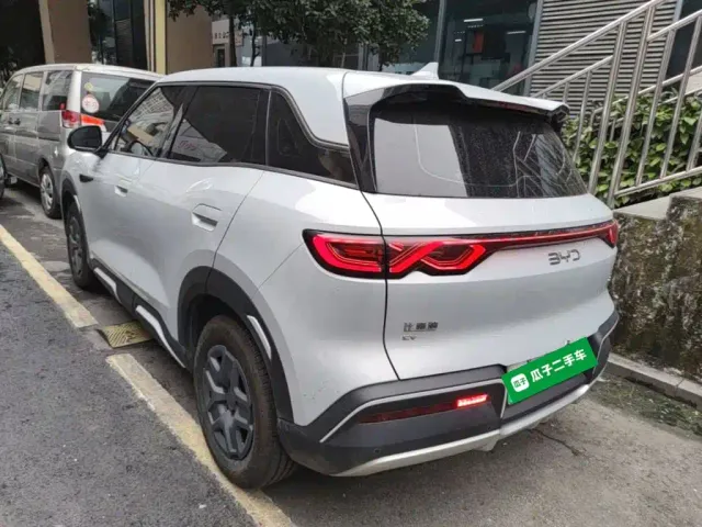 BYD Yuan UP — Фото автомобиля 4