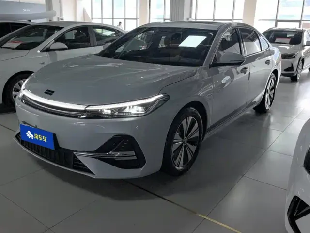 Фотография автомобиля — Geely Galaxy A7