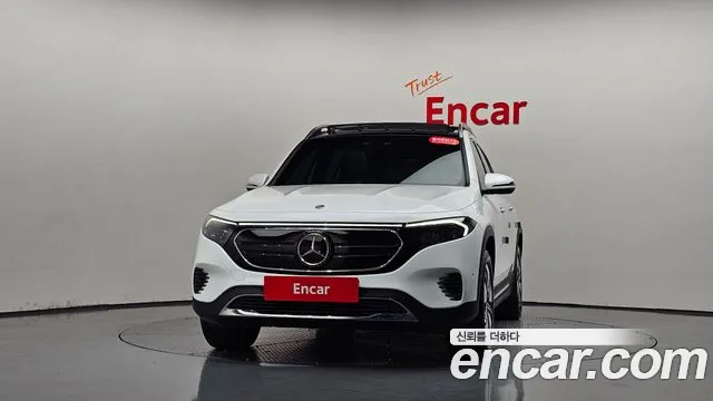 Mercedes-Benz EQB — Фото автомобиля 3