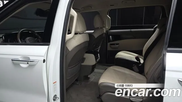 Kia Carnival 4th Gen — Фото автомобиля 16