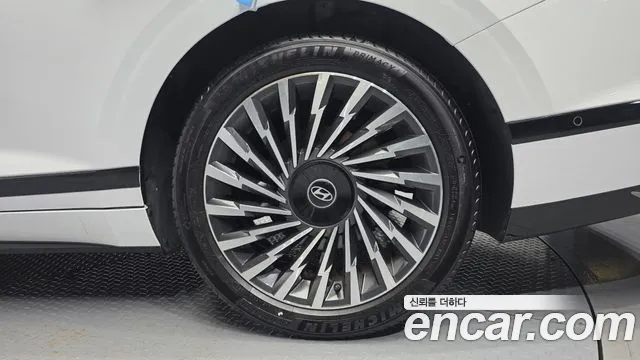 Hyundai Grandeur GN7 — Фото автомобиля 6