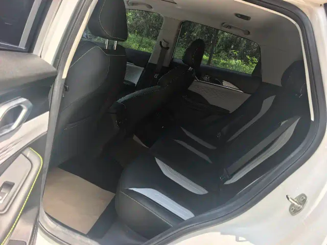 Geely Binyue — Фото автомобиля 8
