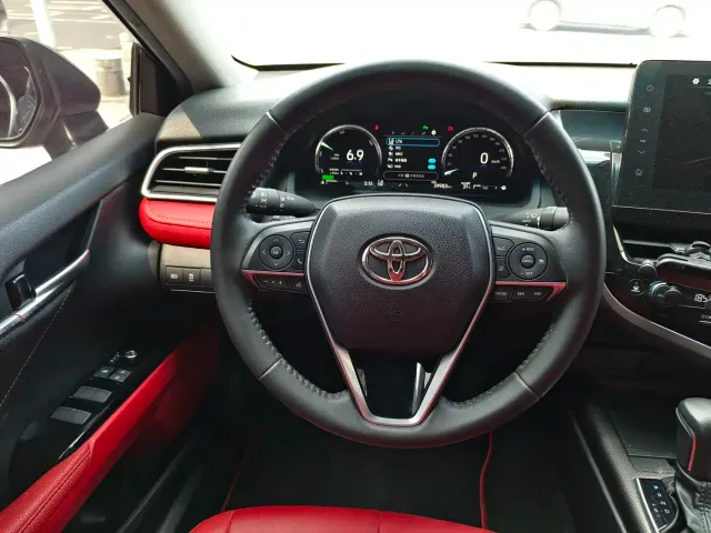 Toyota Camry — Фото автомобиля 10