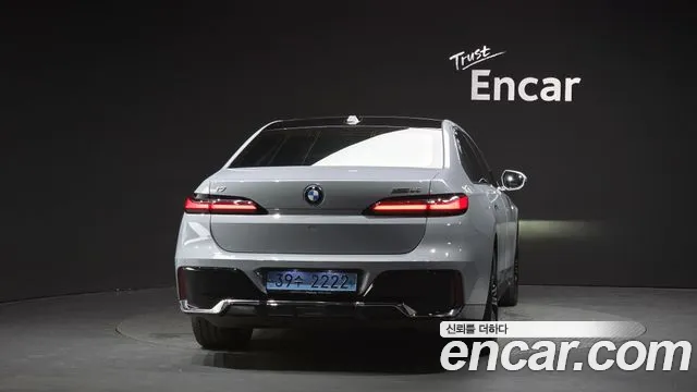 BMW i7 — Фото автомобиля 4