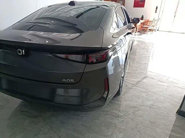 Changan Qiyuan A05 — Фото автомобиля 7