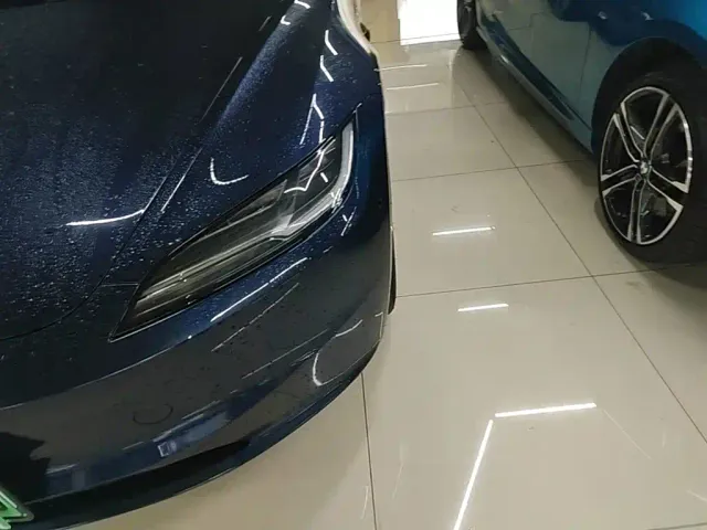 Tesla Model 3 — Фото автомобиля 23
