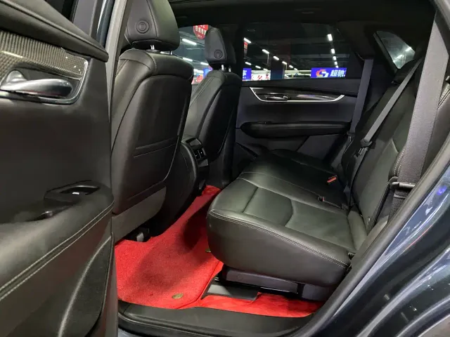 Cadillac XT5 — Фото автомобиля 12