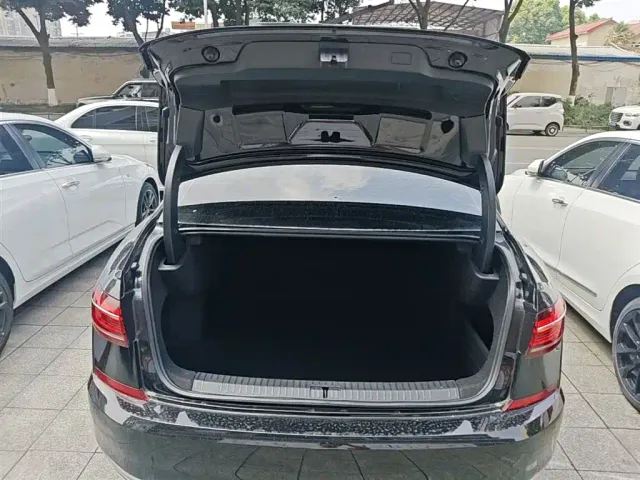 Volkswagen Passat — Фото автомобиля 18