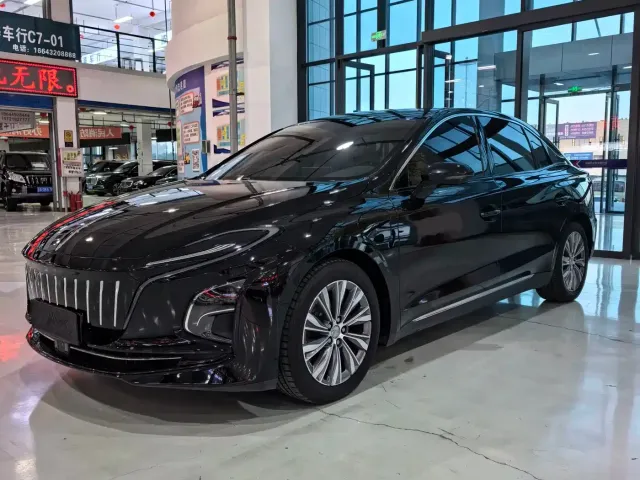 Фотография автомобиля — Hongqi E-QM5